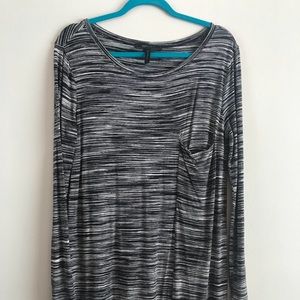 Medium BCBG “Ayjay” black and white dress tunic